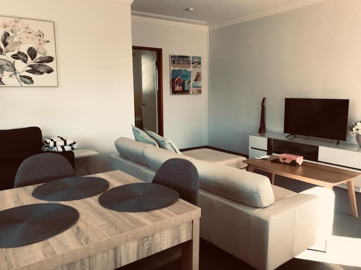 1 Bedroom Full Furnished Near Warilla Beach - Wollongong