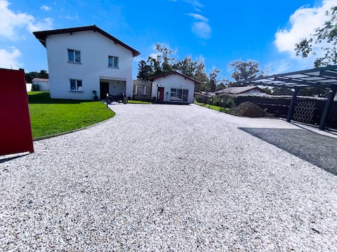 Rated 3* heated pool villa and Jacuzzi