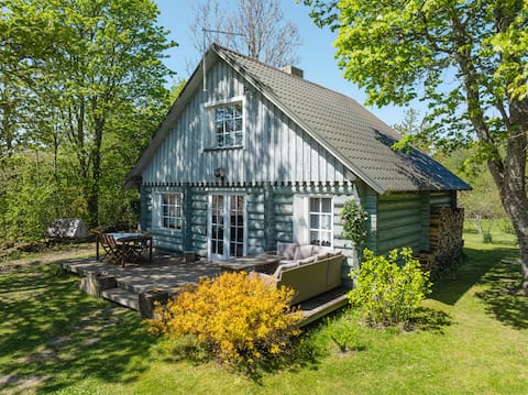 Vanatuuliku log house with sauna
