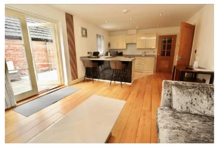 Executive, Spacious 1 Bedroom Apartament - Lincoln