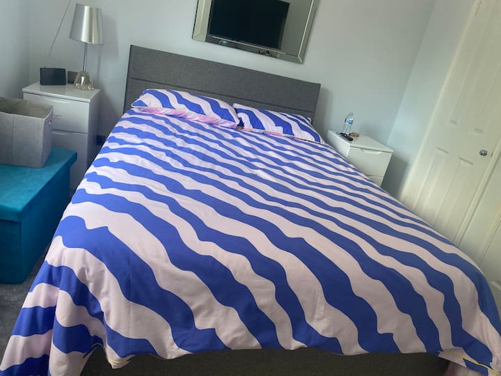 Great Room With En-suite 5 Minute Walk Town/train - ブラックネル