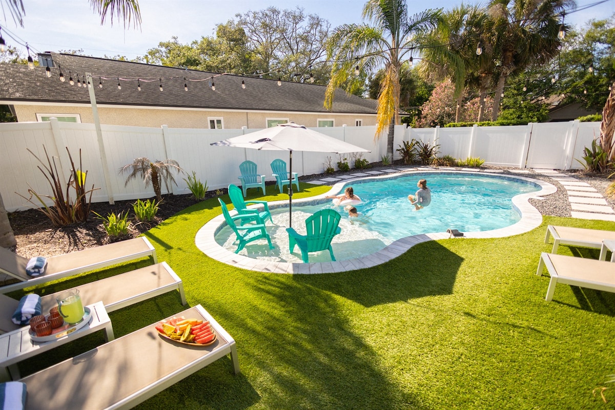 Private Beach Bar Vibes | Pool, Grill + Games
