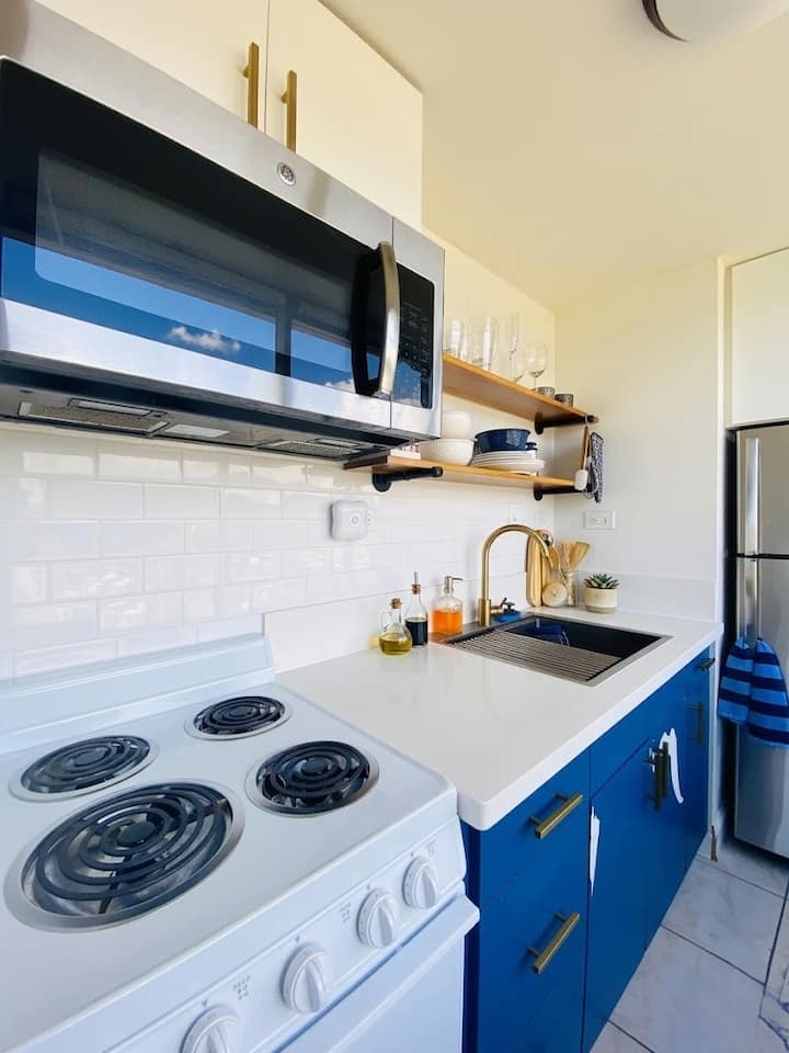 Rare Waikiki Corner 31f Unit With Stunning Views