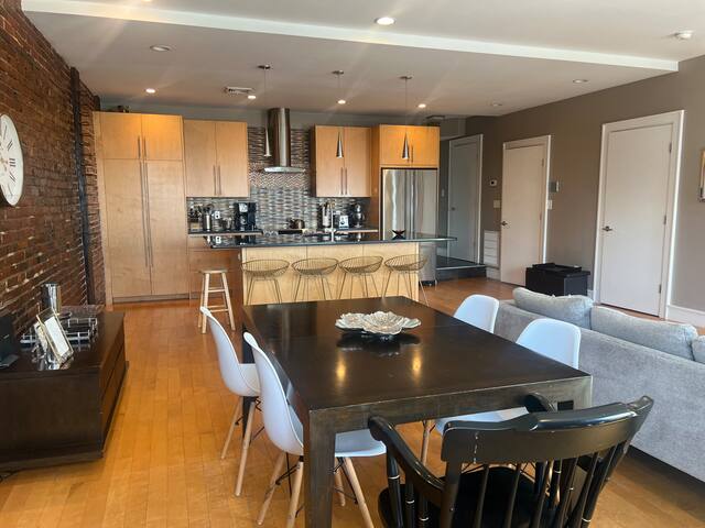 Boston Harbor View!Free Parking!North End 3 bed gallery image 5