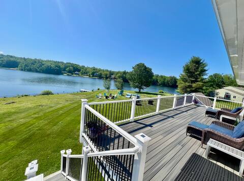Lakefront, game room, firepit,canoe,kayak and A/C