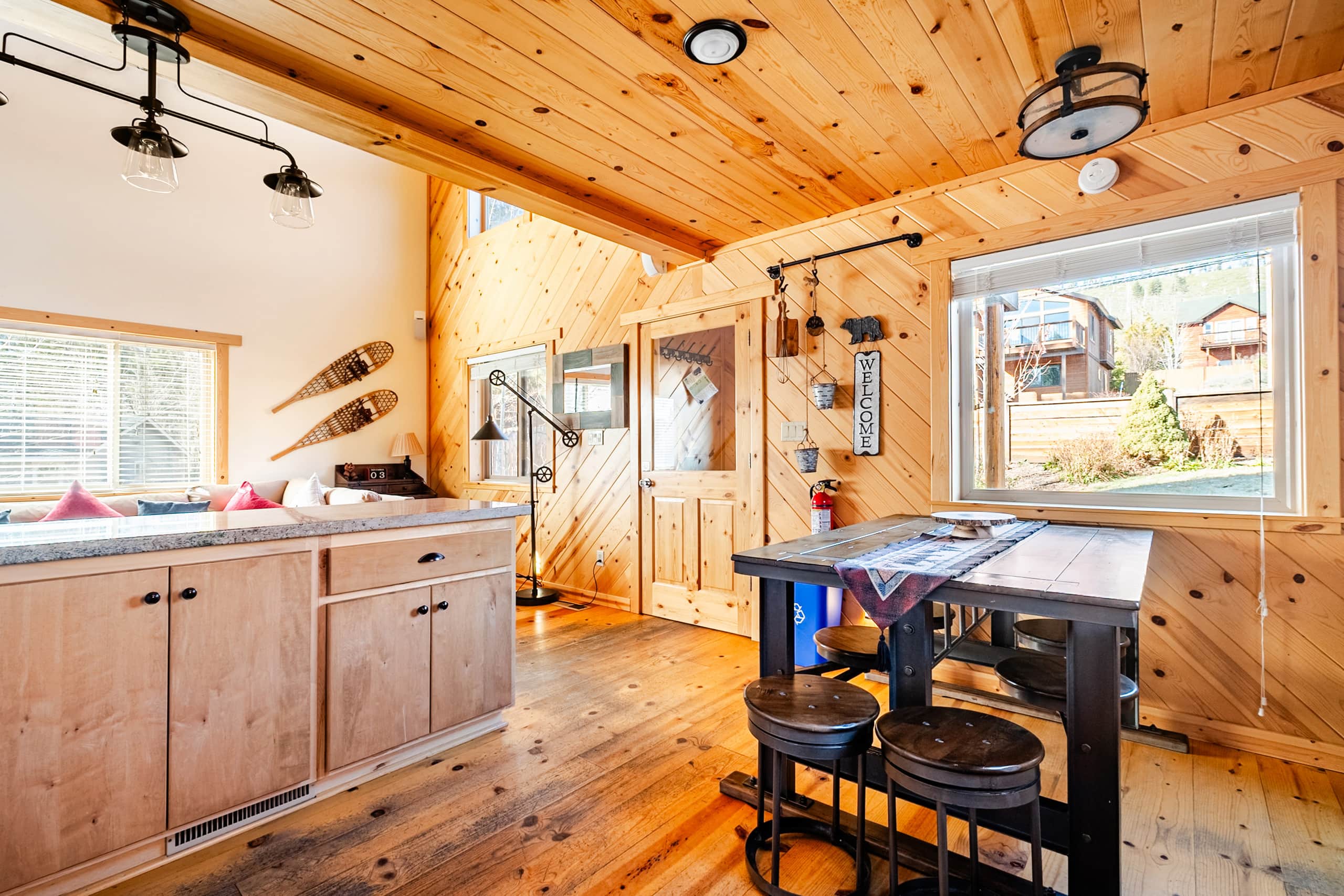 Rustic Cabin with Hot Tub, Near Lake & Heavenly - Photo 19