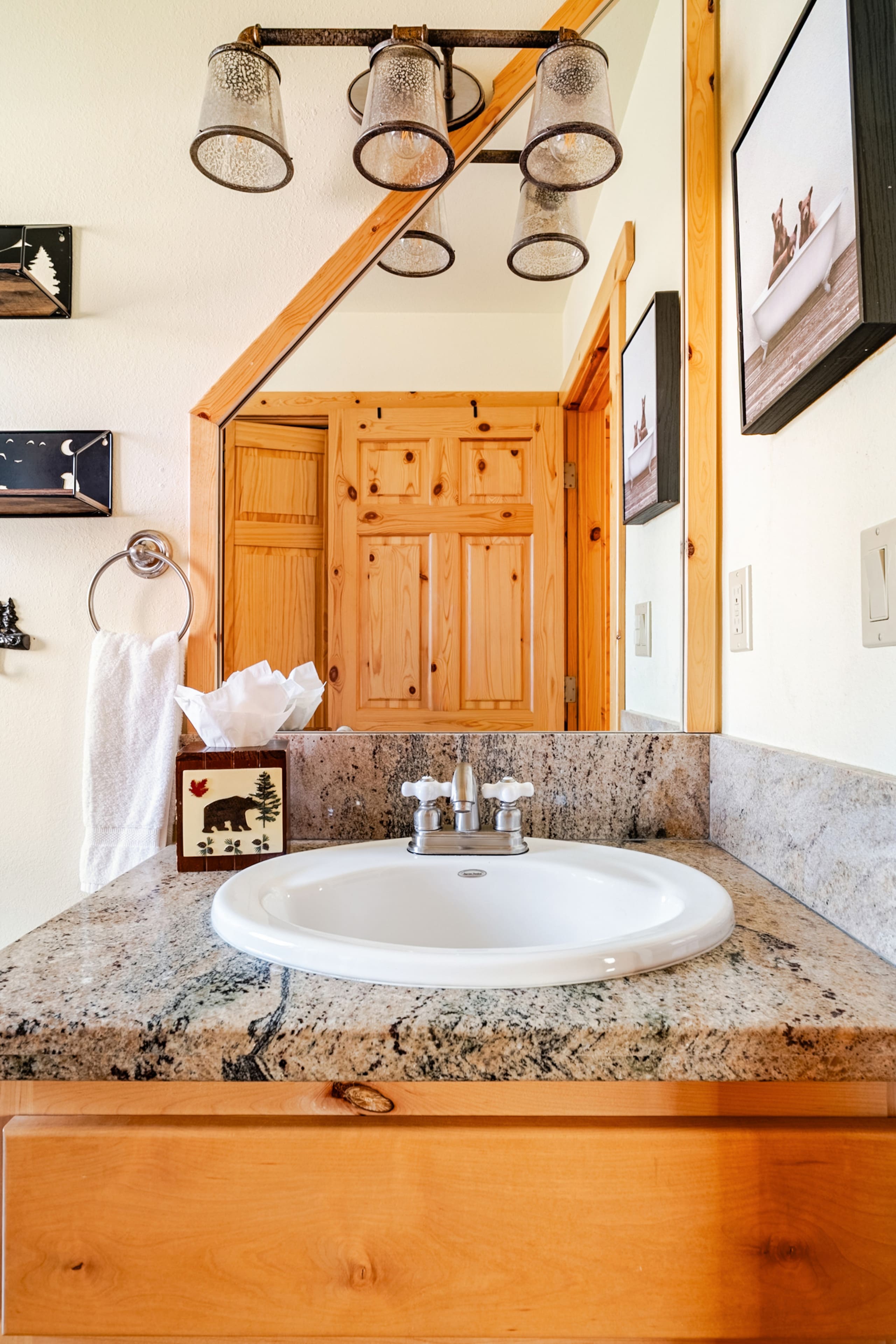 Rustic Cabin with Hot Tub, Near Lake & Heavenly - Photo 29