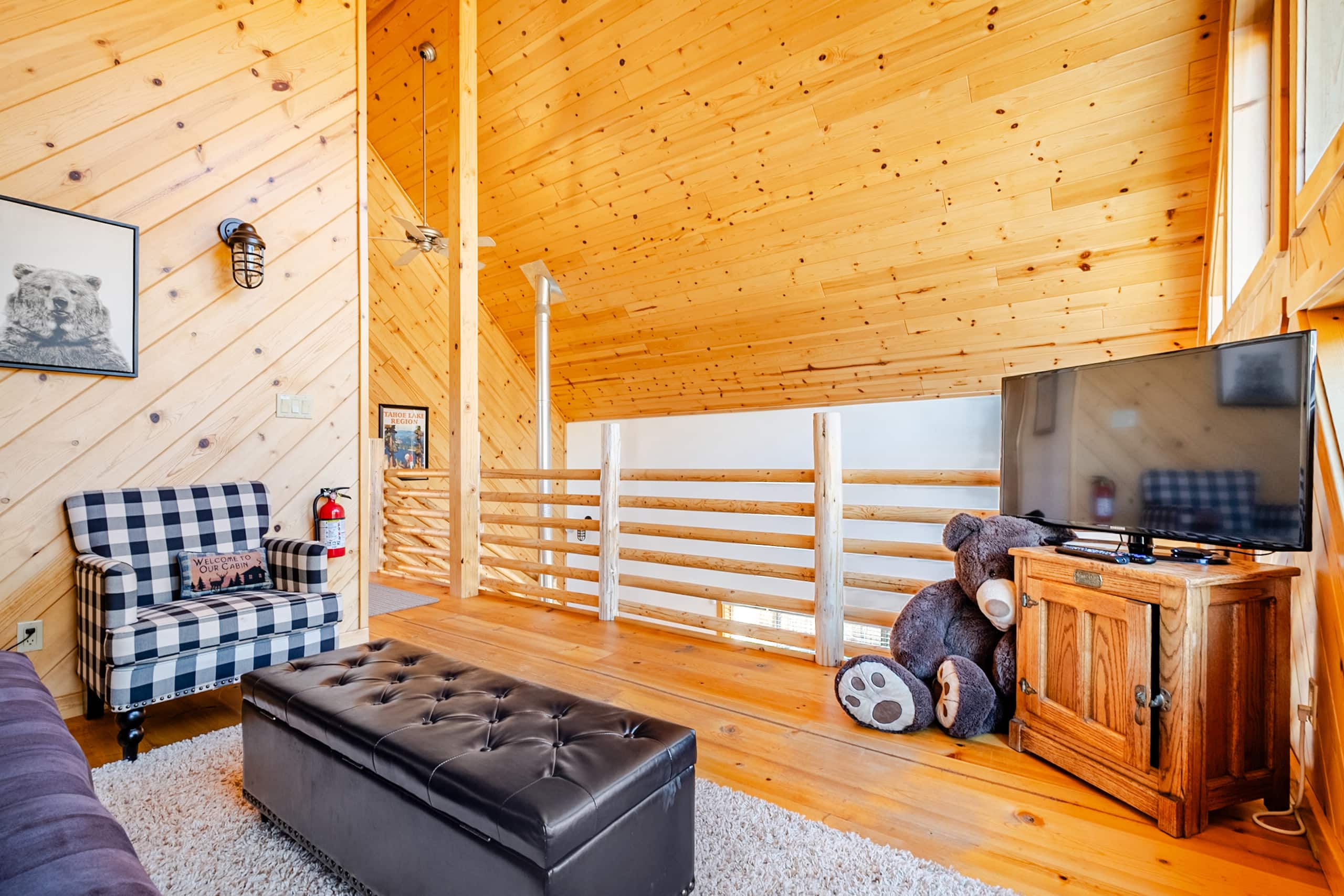 Rustic Cabin with Hot Tub, Near Lake & Heavenly - Photo 12