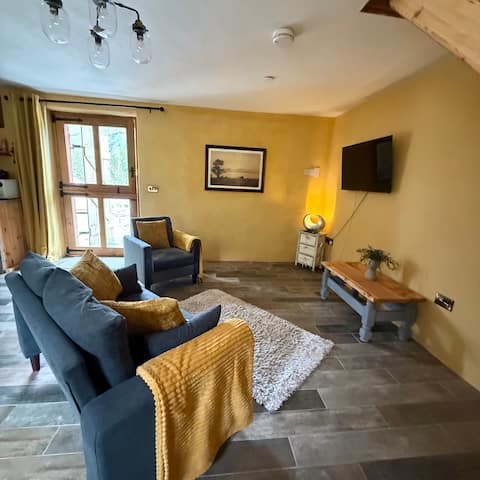 Top Airbnb: Escape to our cosy converted Stable in Beddgelert