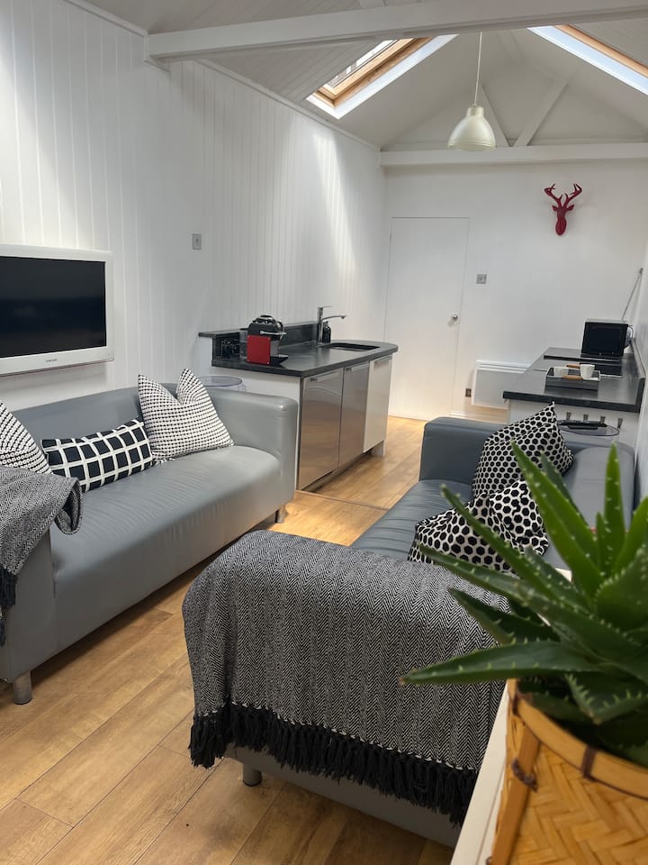 The Summer House London - Chingford