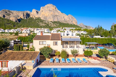 Large villa in La Nucia, Polop