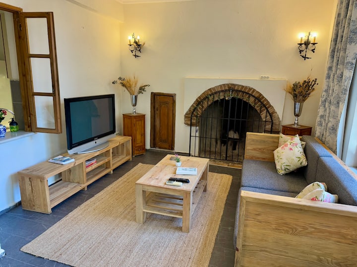 Old Town Cozy Villa In The Heart Of Antalya - Adalia