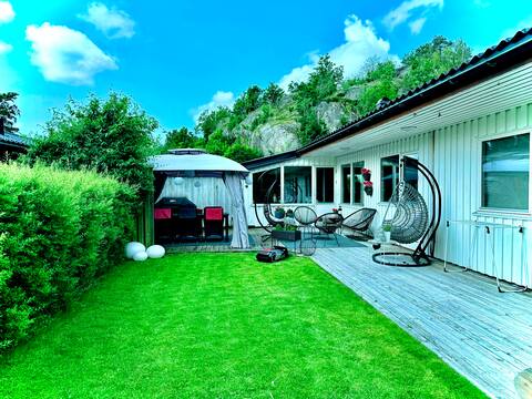 Cozy house near lake, nature, Gothenburg/Mölndal.