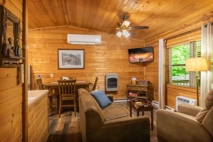 Big Pine Cabin - Athens, OH
