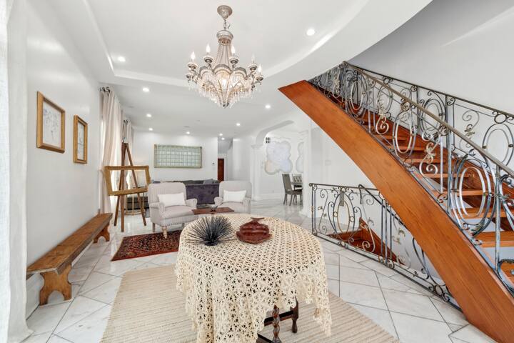 Gorgeous Chateau Belle in Uptown New Orleans gallery image 5