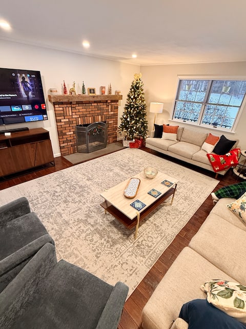 Top performing Airbnb: Windham Manor | 6BDRM, Pool, Hot Tub & Movie Room in Windham