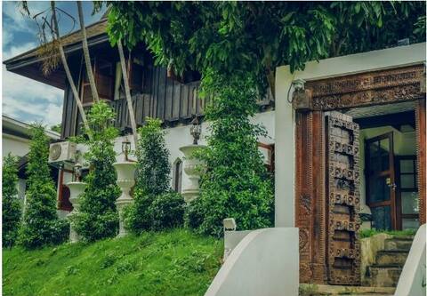 Lanna Wooden House Pool Villa near Chiang Mai University (Free pick up from 2 nights)