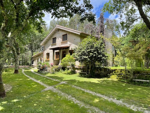 Villa: Country house "The Oaks".