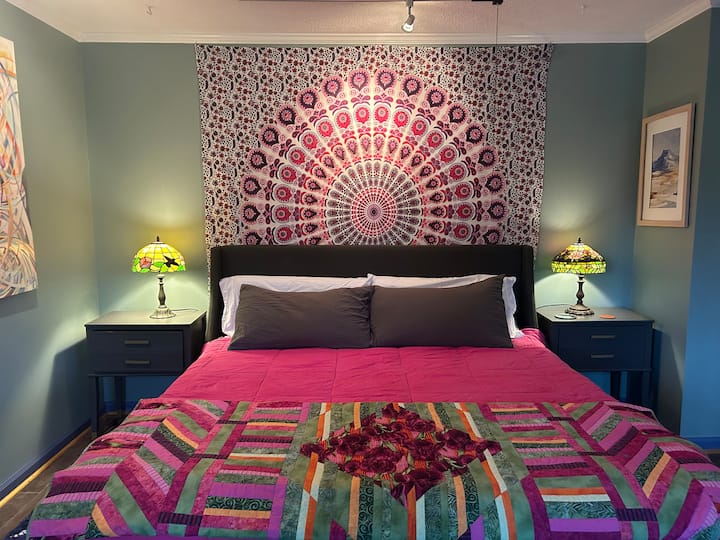 No Cleaning Fee.balcony Apt. Private Entry & Bath. - Birmingham, AL