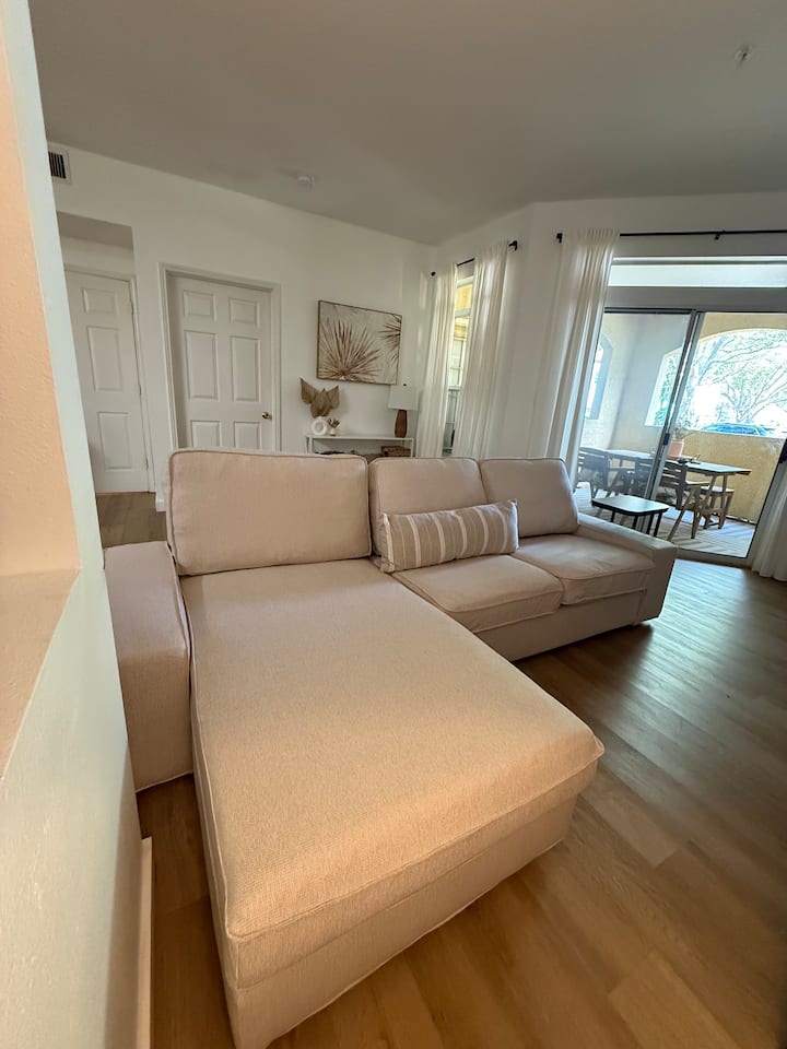 Condo Conveniently Located To Clearwater Beach - Clearwater, FL