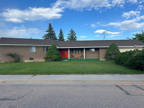 Downtown Rambler with Full Amenities