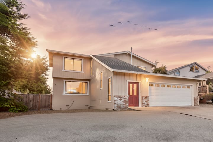 3,000+ sqft | Walk to beaches, tidepools | Pets OK