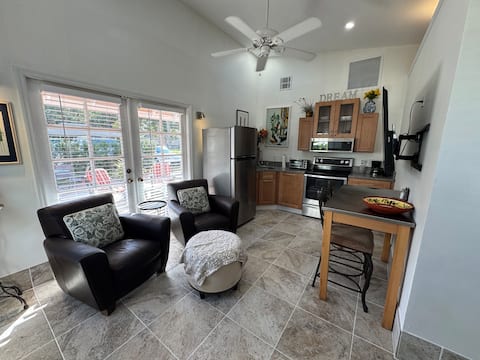 New Studio Full Kit Qbed new bath patio furn