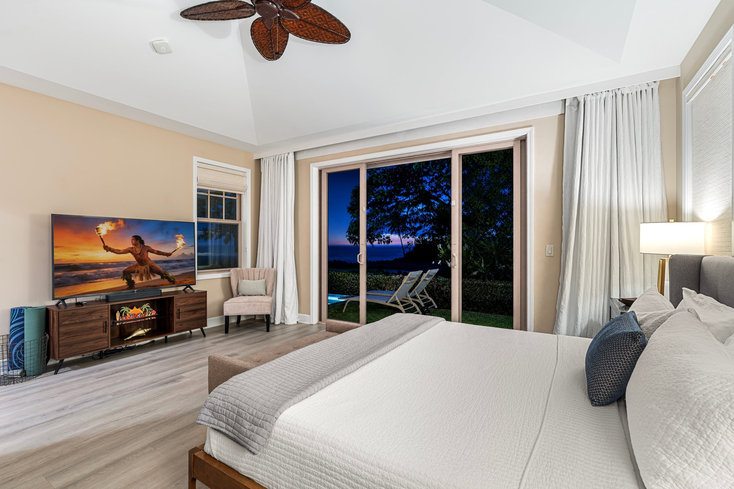 Home in Kailua-Kona · ★4.98 · 3 bedrooms · 4 beds · 3.5 baths - Image 26