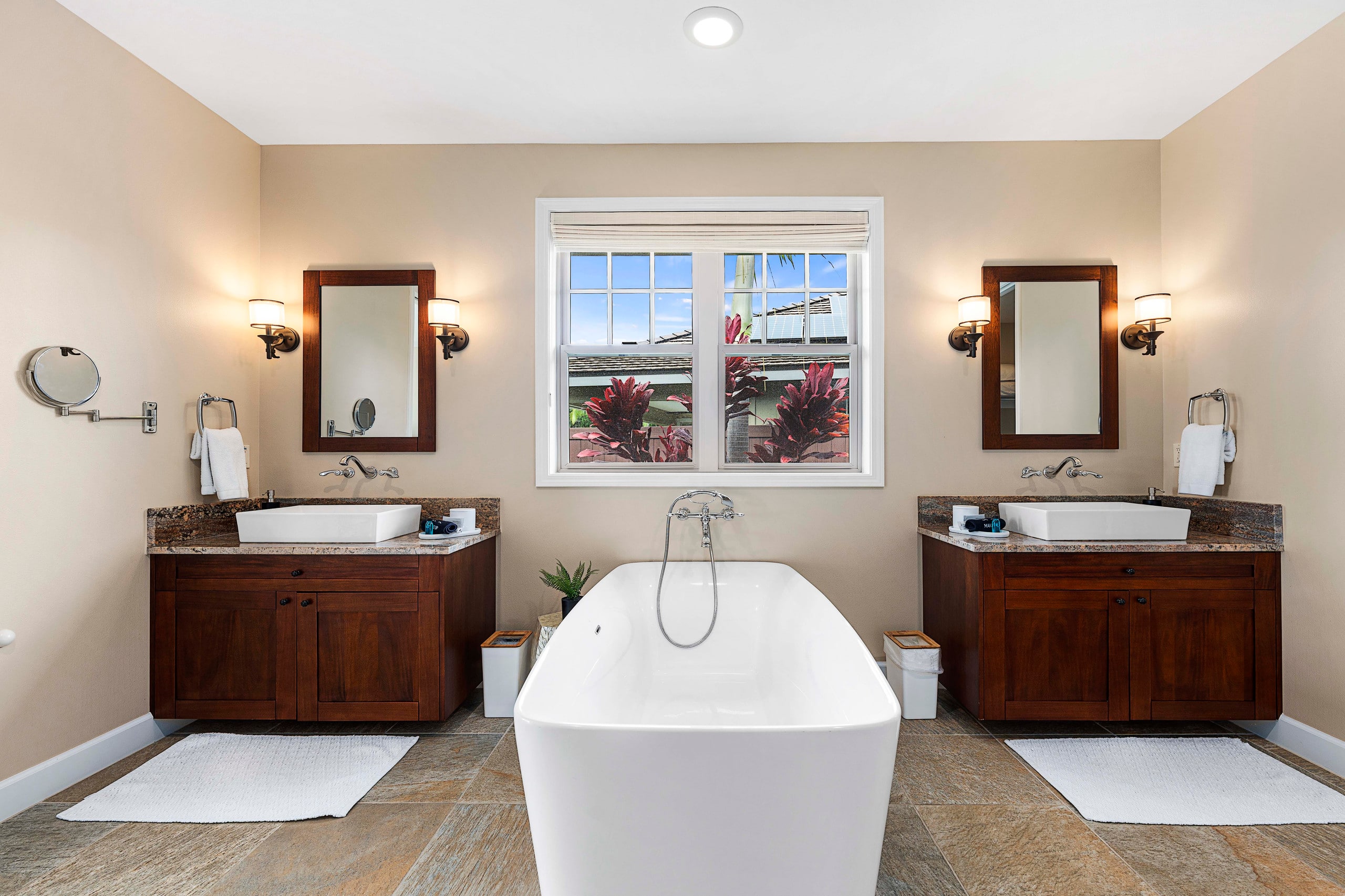 Home in Kailua-Kona · ★4.98 · 3 bedrooms · 4 beds · 3.5 baths - Image 29