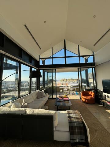 Marina Estate Designer Penthouse – V&A Waterfront