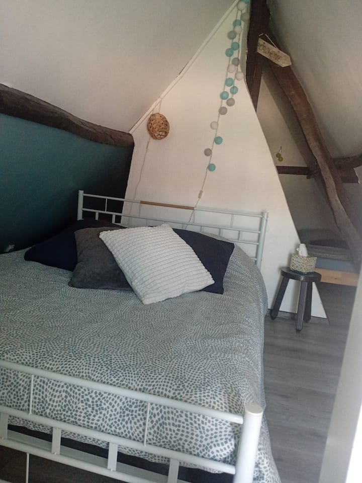 bedroom with bed for 2 people
