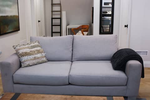 Top Airbnb: Private 2BR, Patio, Lake, Extended Stay in Bronte Village