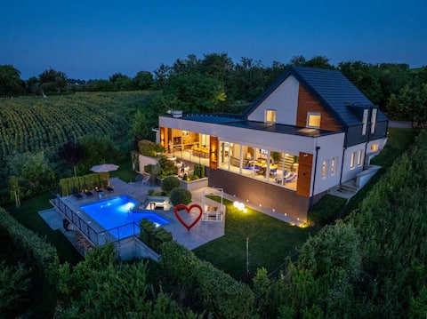 Riverside pool villa 2 -
"luxury meets nature"