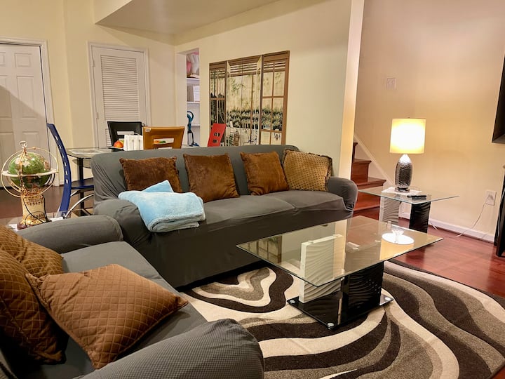 Luxurious Home Away From Home - Woodbridge, VA