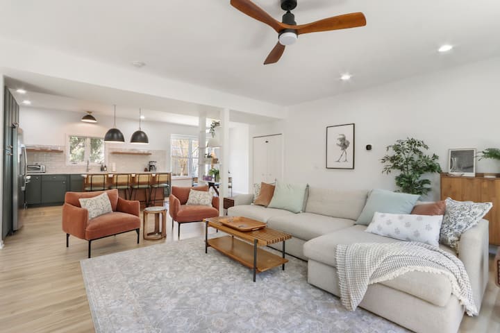 Newly Renovated House Steps From Downtown And Lake - Lake Geneva, WI