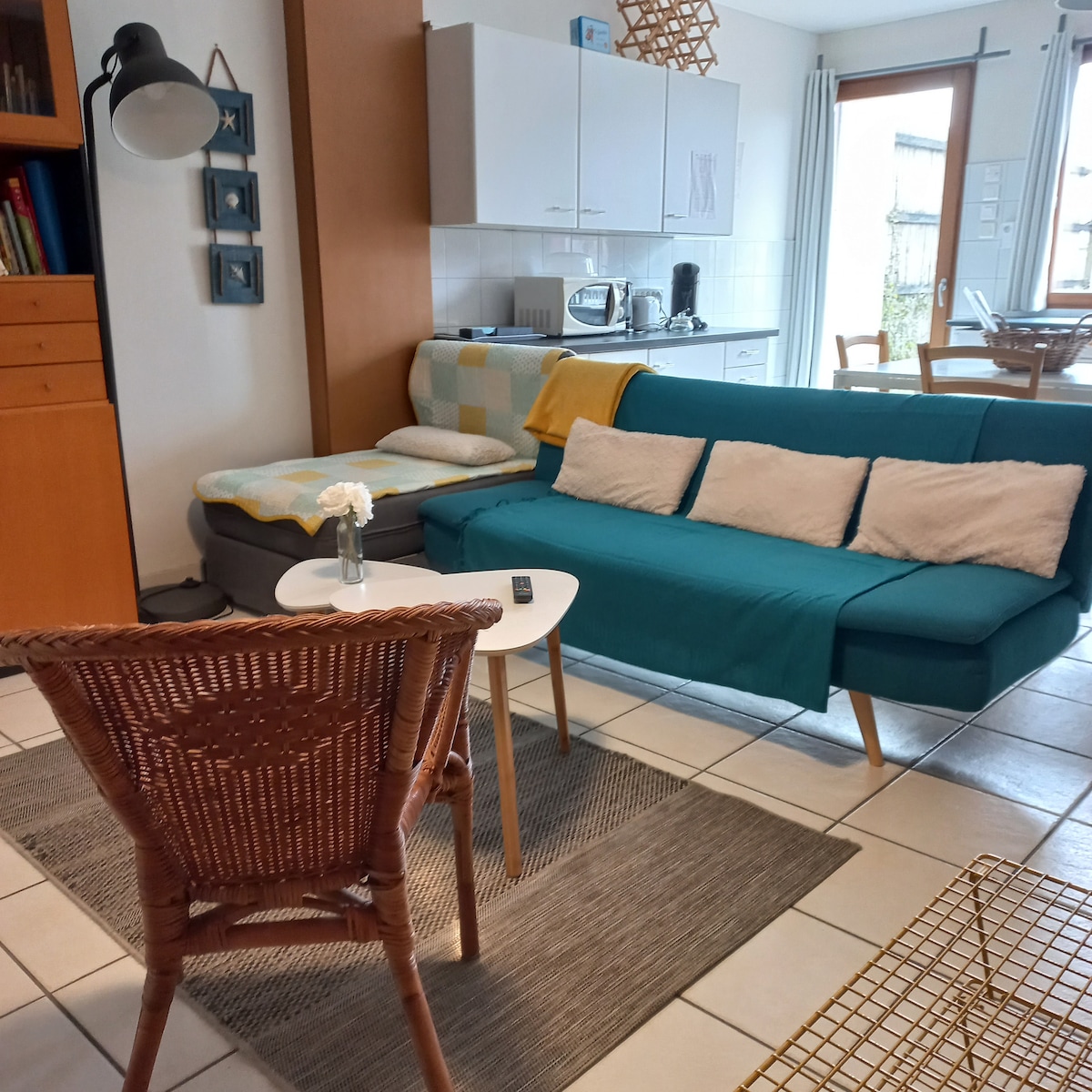 Top Airbnb: Coastal Shelter – Sea house for 2 people à Saint Coulomb