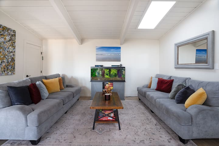 La Jolla getaway perfect for families & reunions gallery image 2