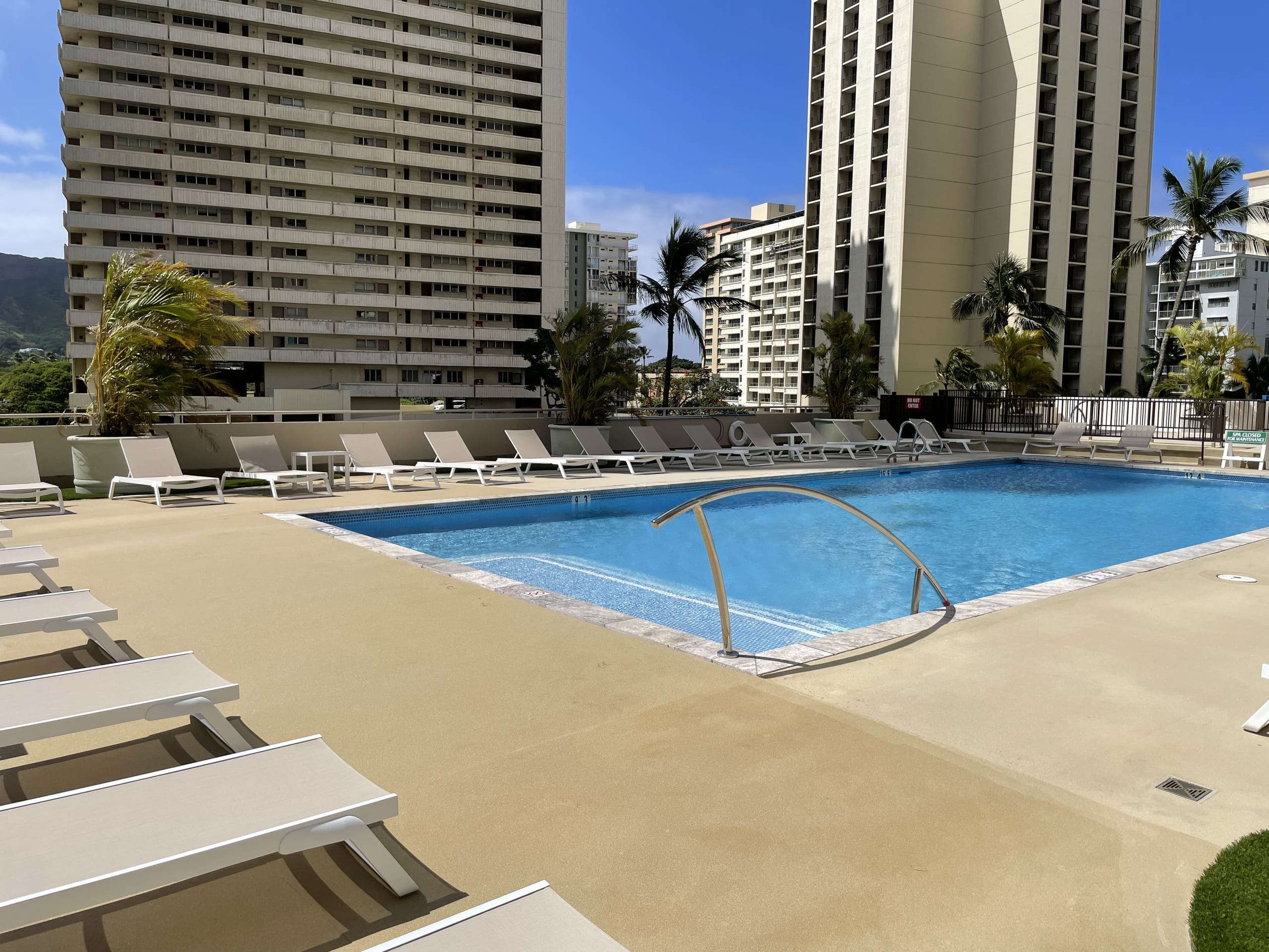 Condo in Honolulu · ★4.94 · 1 bedroom · 2 beds · 1 private bath - Image 29