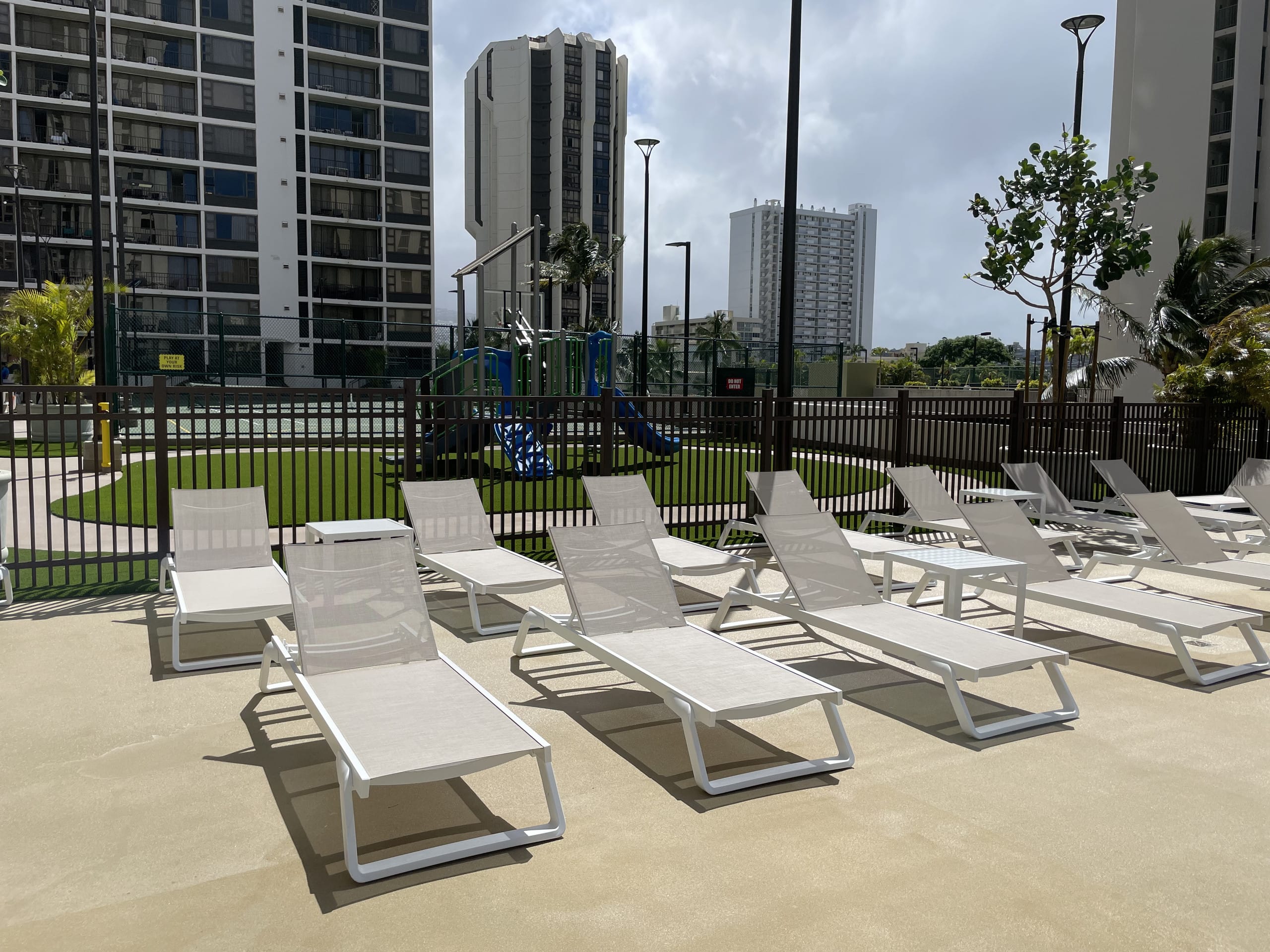 Condo in Honolulu · ★4.94 · 1 bedroom · 2 beds · 1 private bath - Image 33