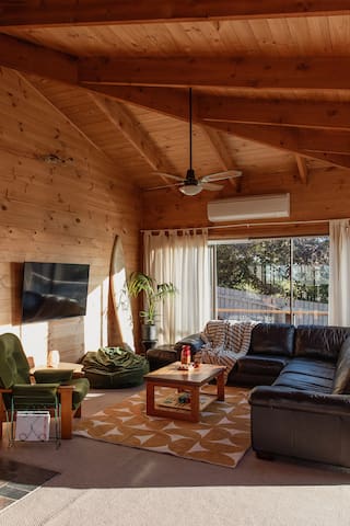 The Happy Shack @ Beaumaris Beach with Ocean Views