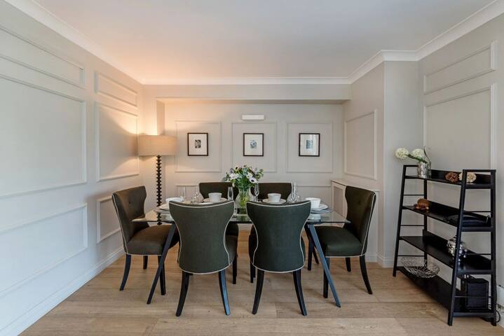 The Royal Albert Memorial gallery image 4