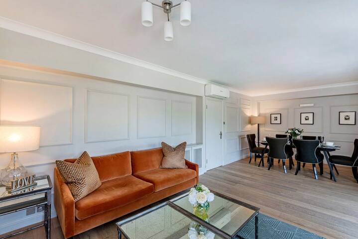 The Royal Albert Memorial gallery image 3