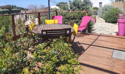 Successful Airbnb property: Vacation with your hands in the water in Corbara