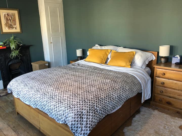 غرفة النوم 1