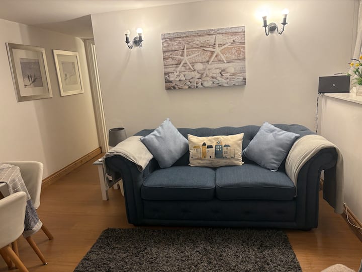 Seaton Two Bed Apartment, Just Off The Sea Front - Seaton
