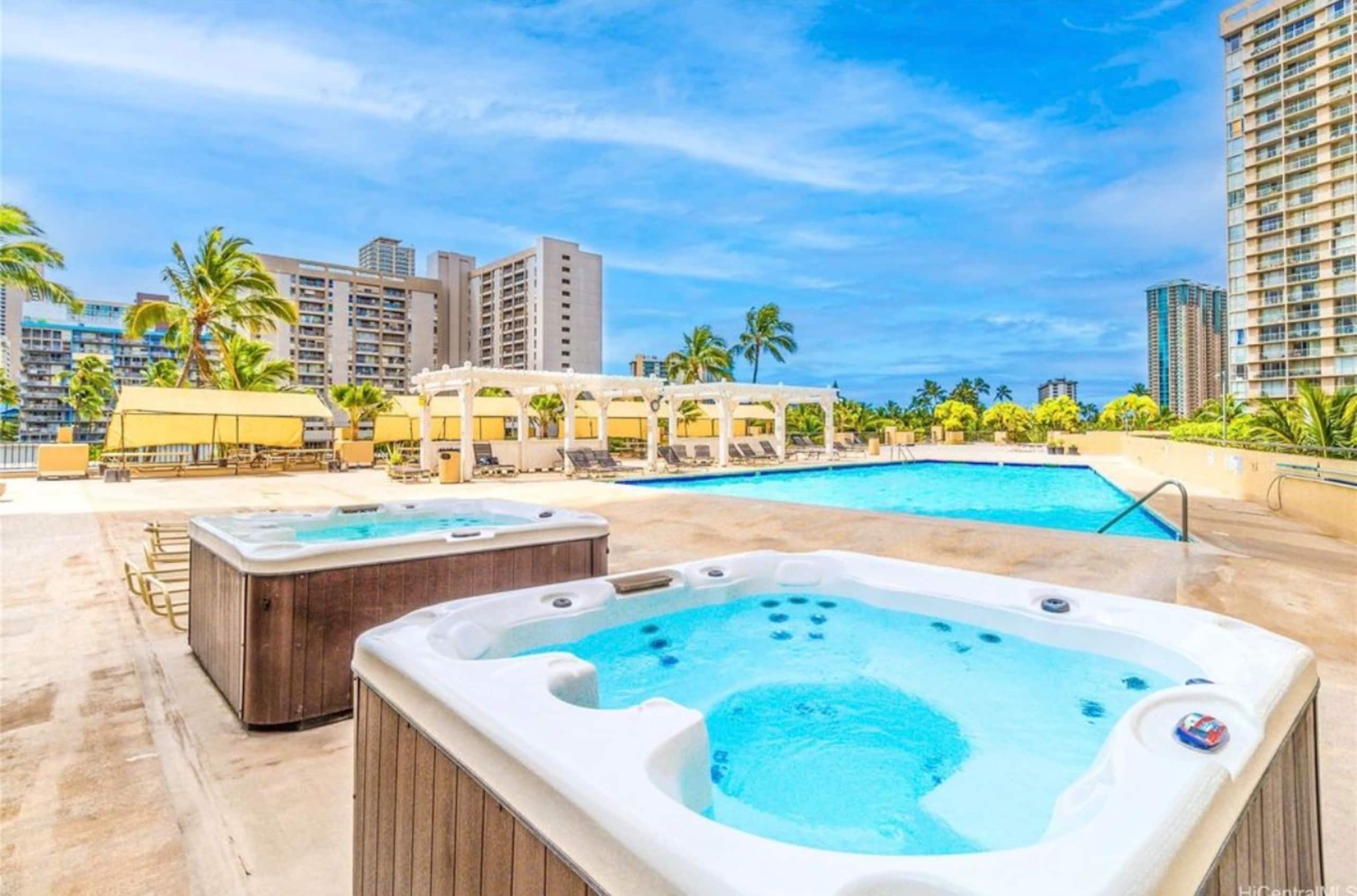 Condo in Honolulu · ★4.69 · Studio · 1 bed · 1 bath - Image 7