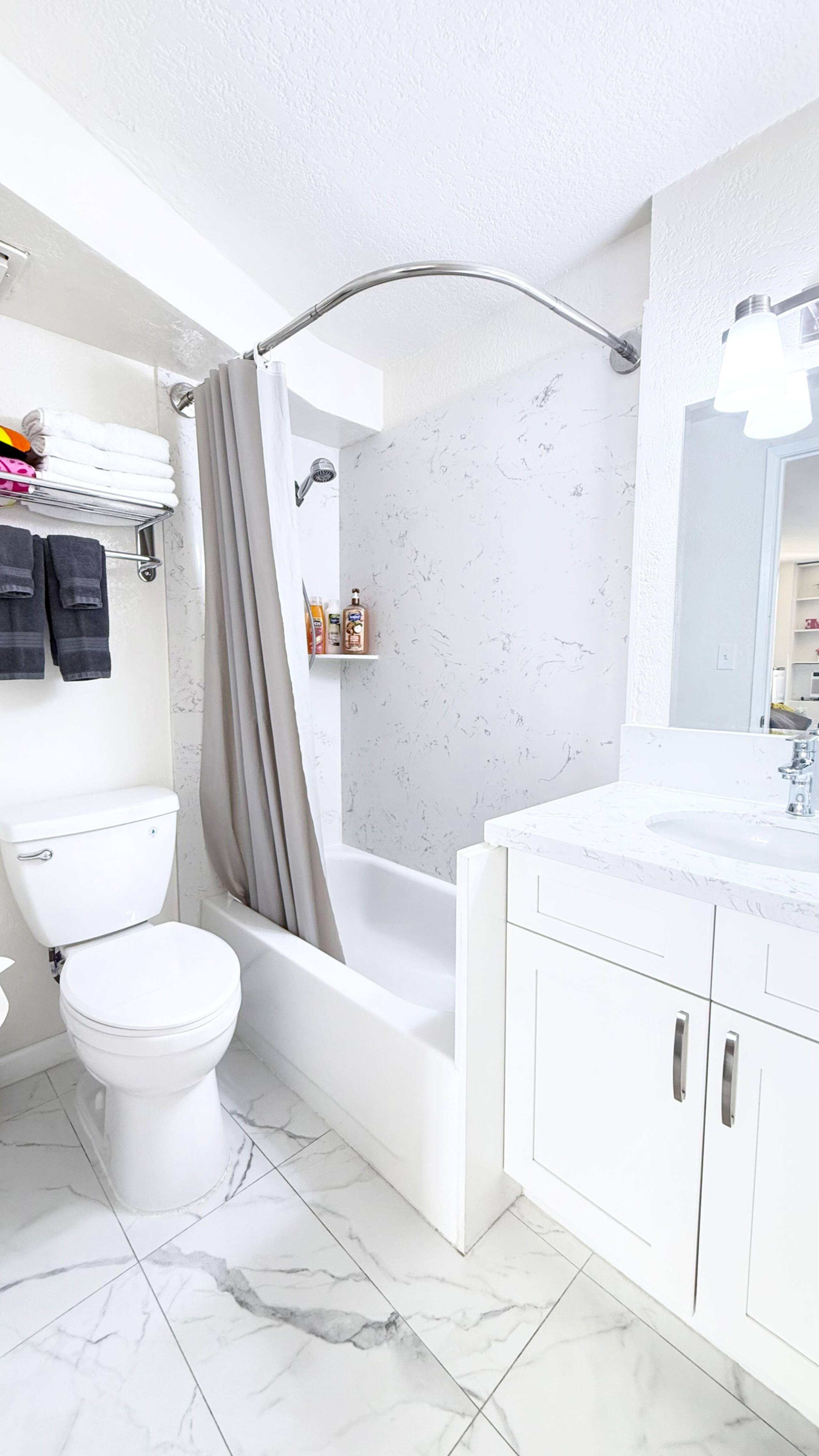 Condo in Honolulu · ★4.69 · Studio · 1 bed · 1 bath - Image 4