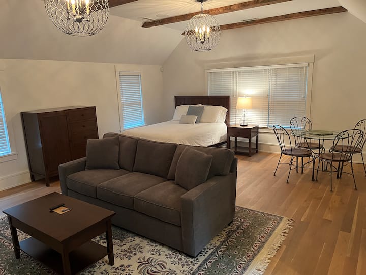 Wild Rose Cottage (Westport, Ct) - Weston, CT
