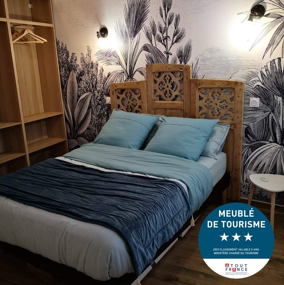 ห้องนอนเตียง 140 ซม.
ที่นอนเมมโมรี่โฟม