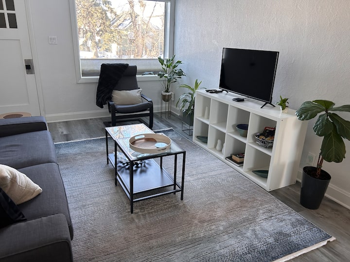 Cute Bungalow A Stone Throw From Downtown Winnipeg - Winnipeg